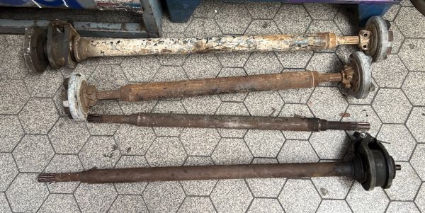 Lancia Aurelia - Set of 4 Cardan Connections / Satz (4) Kardanwellen