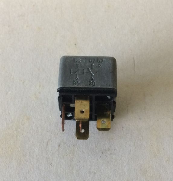 BOSCH 0 332 014 113 - Relay / Relais 30A