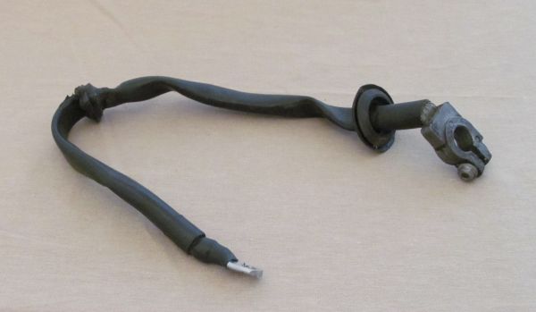 Cable to Battery (-) / Kabel zur Batterie (-)