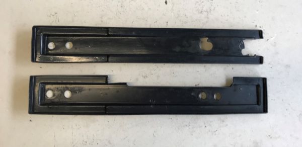 Pair of Seat Runner Covers - left seat / Paar Abdeckungen für Sitzschienen - linker Sitz