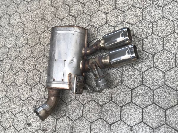 Exhaust - rear left / Auspuff - hinten links