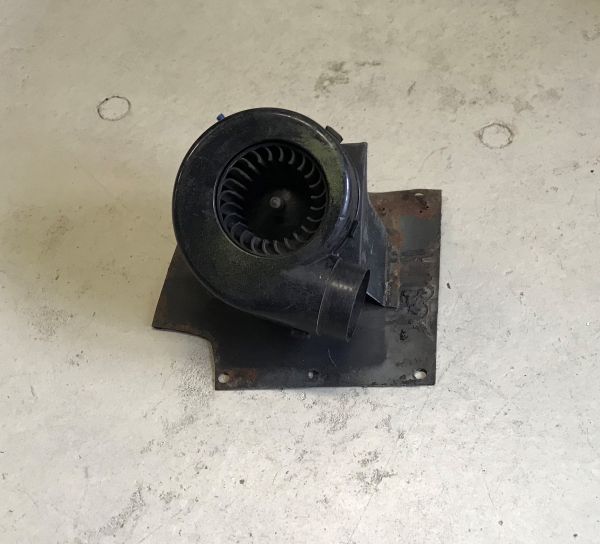 Heater Ventilator with Motor - right / Heizungslüfter mit Motor - rechts