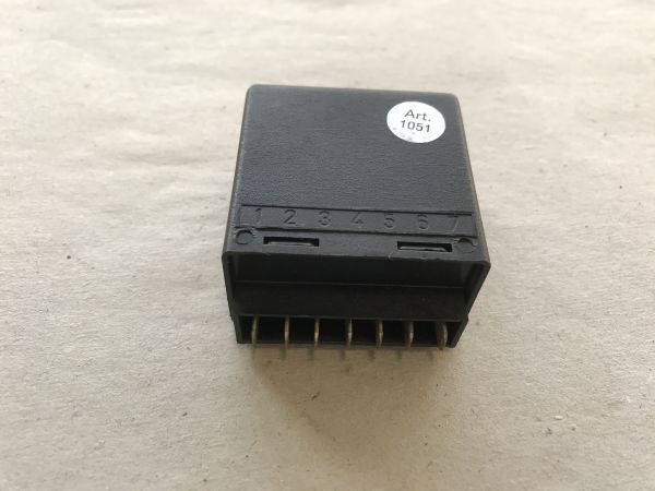 1051 - Relay / Relais