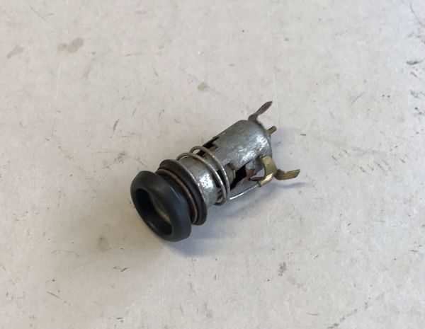 Cigar Lighter Socket / Zigarren Anzünder Sockel