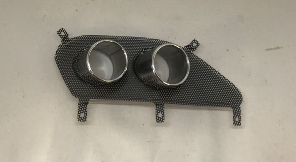 Grille around Exhaust - right / Grill um Auspuffendrohr - rechts