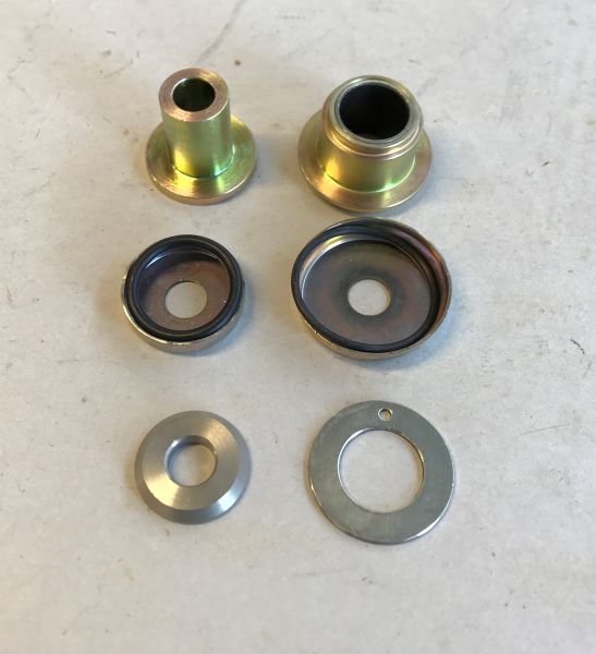 Lower Front Inner Wishbone Bush Assembly / Buchse für vorderen Lenker - unten innen