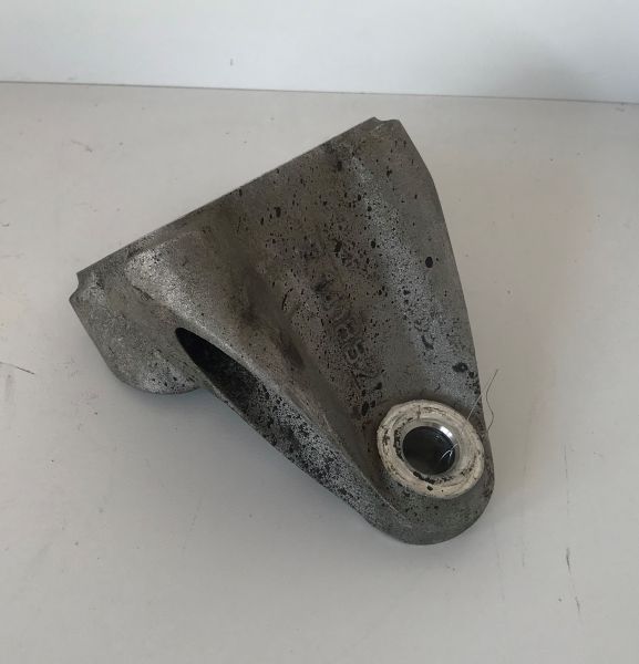 Engine Support / Motorhalter