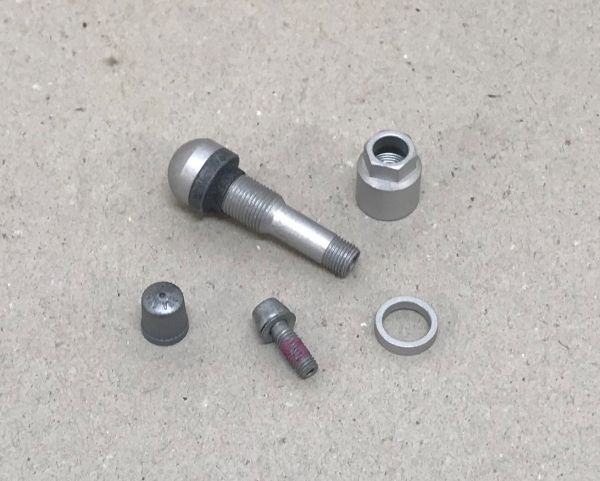 Wheel Rim Valve / Reifenventil