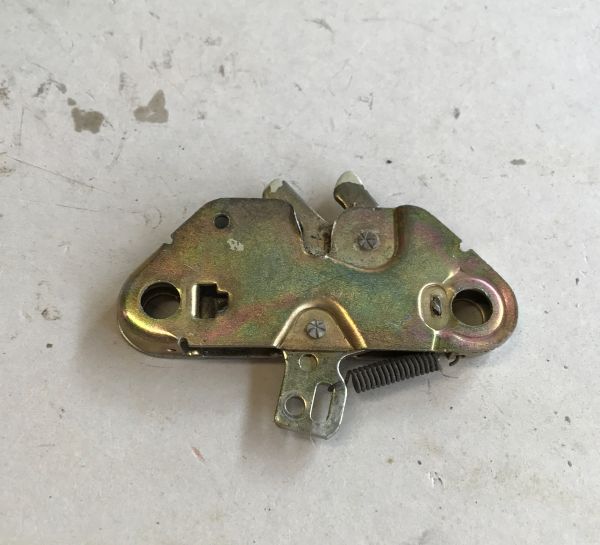 Lock for Rear Hood / Schloss Heckdeckel