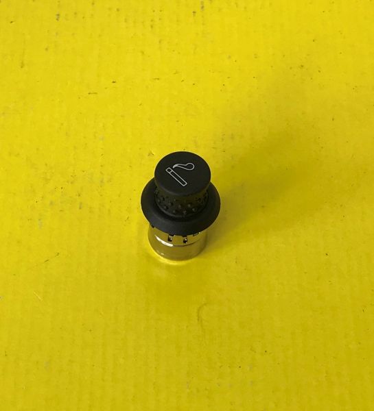 Cigarette Lighter / Zigarettenanzünder
