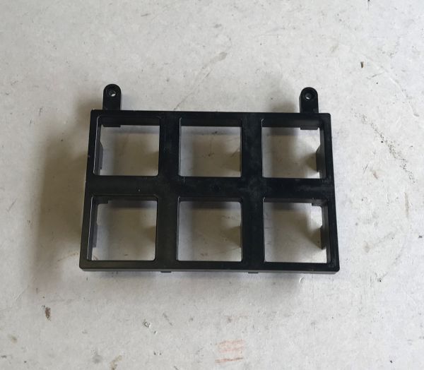 Frame for Switches in Dash / Halterahmen für Schalter